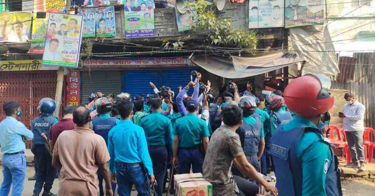 Police foil BNP's hunger strike prog in Khulna